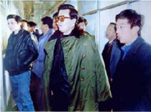 1993年12月時任河南省委書記、現(xiàn)任中央政治局常委的***視察我廠